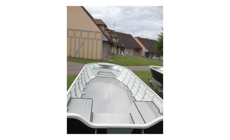 Riverlake Apache 160